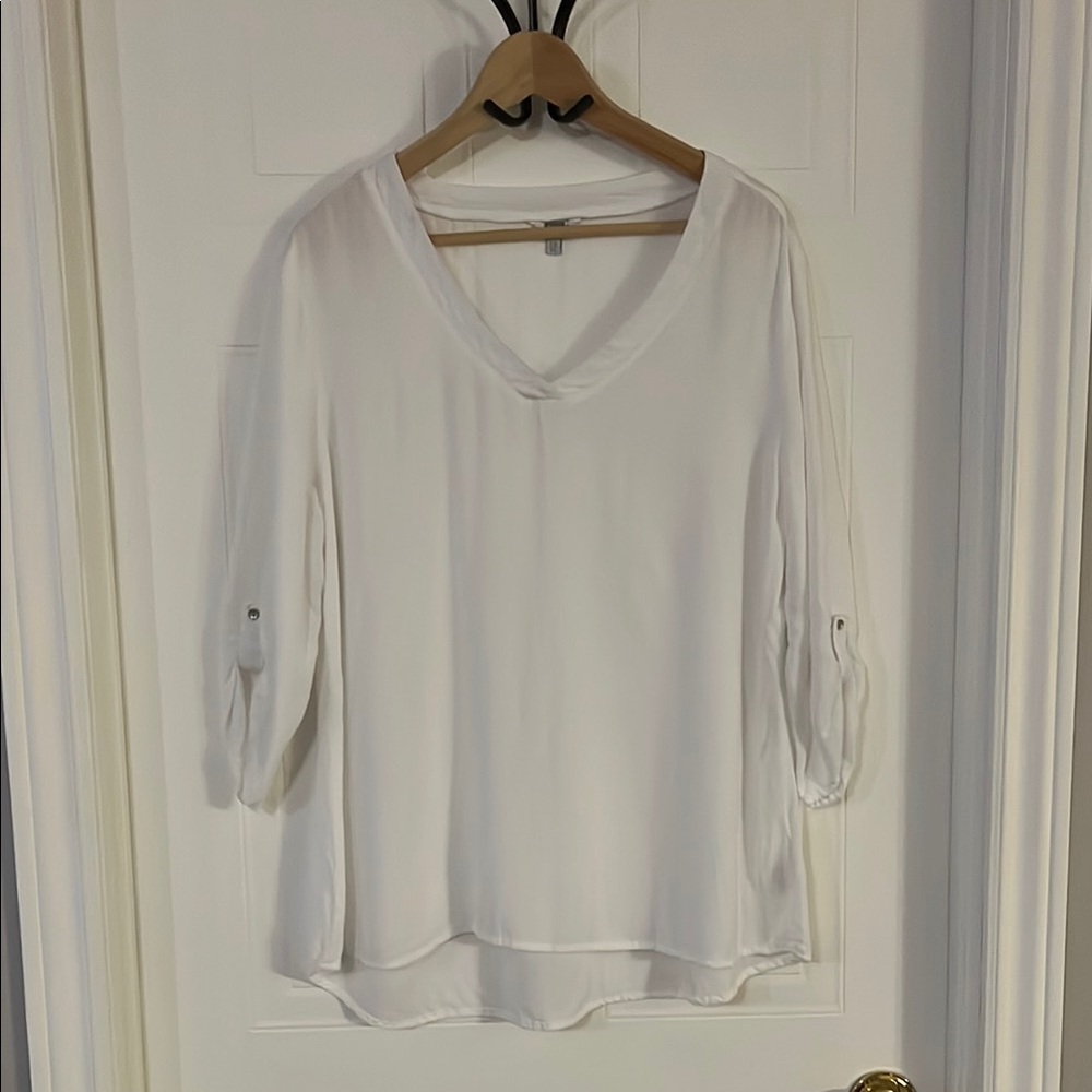 # 71- Tag White Relaxed 3/4 Sleeve Blouse